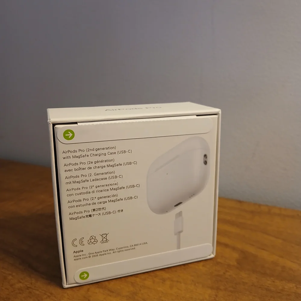 Apple White Wireless Earbuds with Charging Case